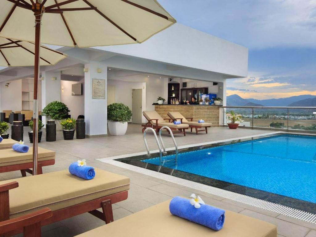 Legendsea Hotel Nha Trang Exterior photo