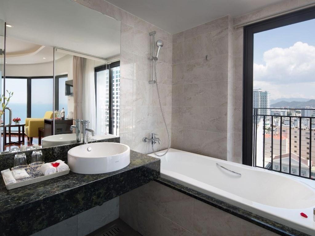 Legendsea Hotel Nha Trang Exterior photo